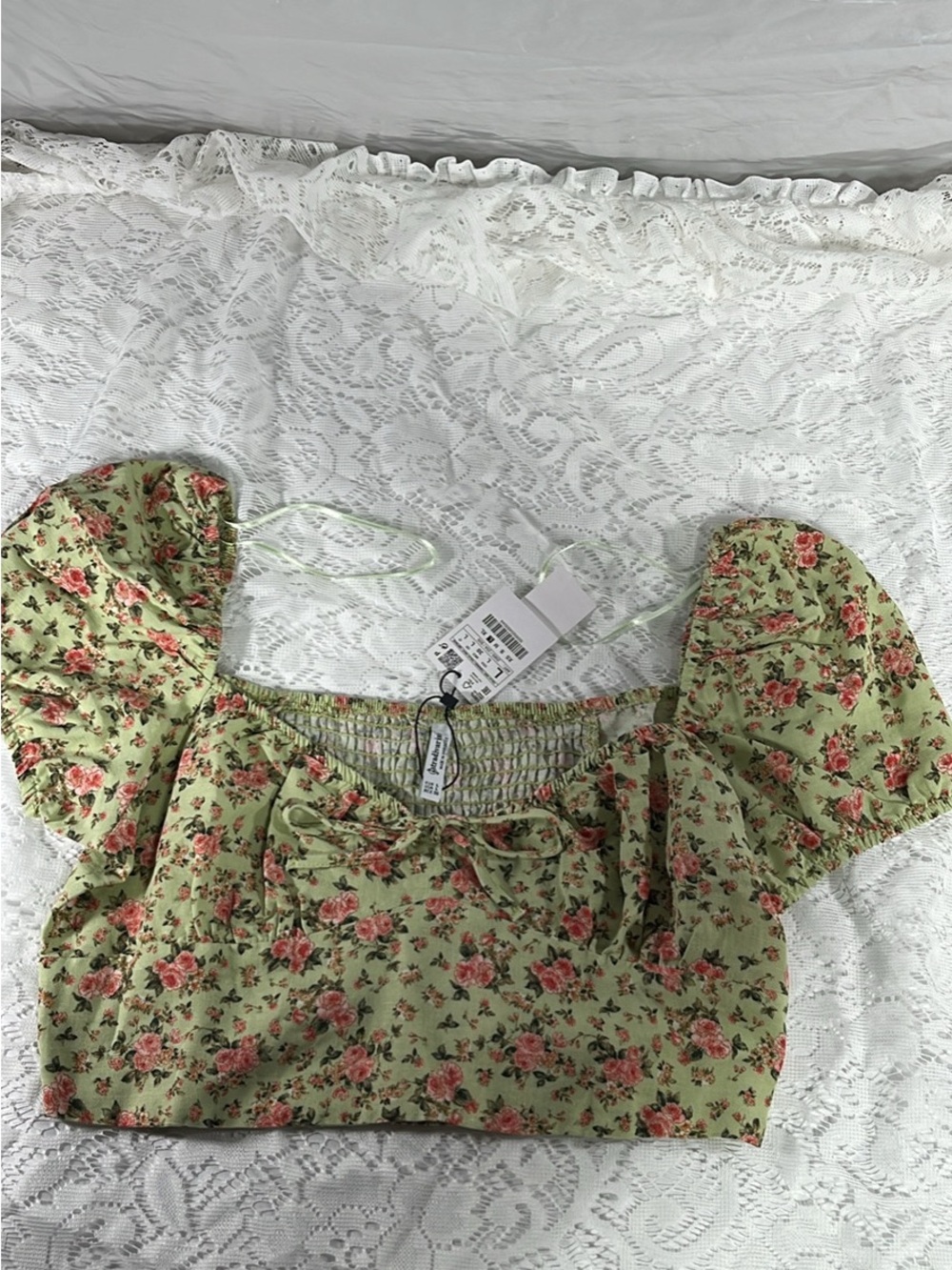 stradivarius Green Floral Puff-Sleeve Crop Top with Pink Roses